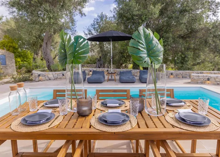 Entire Filitsa's Stonehouse In Paxos With Pool Hébergement de vacances Gaios
